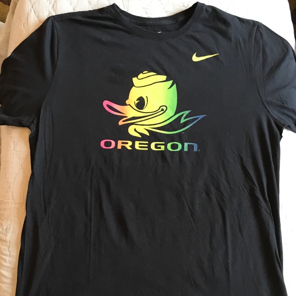 Nike U of Oregon rare rainbow Ducks shirt